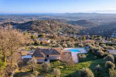 Villa For Sale in Chateauneuf Grasse, France