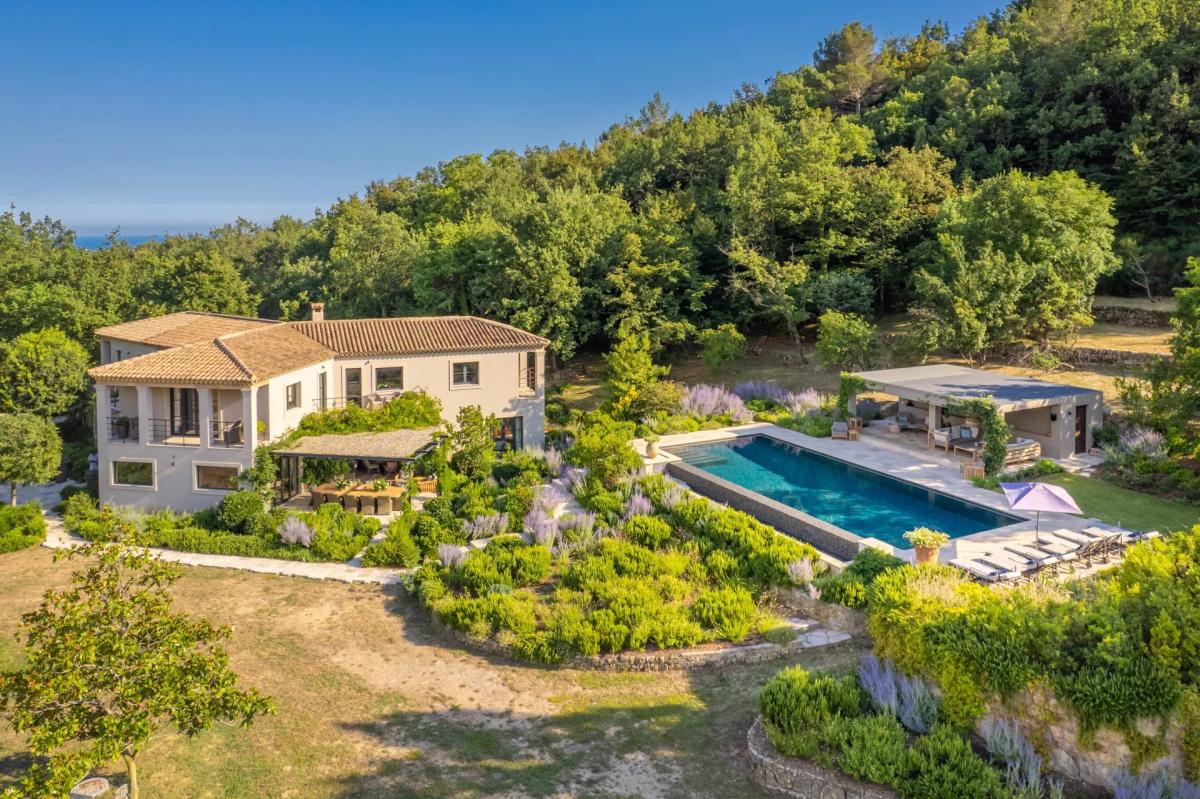 Picture of Villa For Sale in Chateauneuf Grasse, Provence-Alpes-Cote d'Azur, France