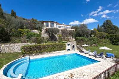 Villa For Sale in Cabris, France