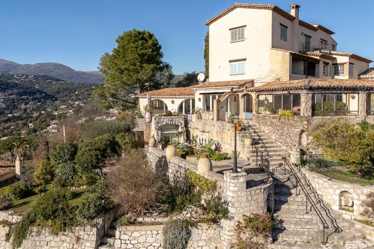 Picture of Apartment For Sale in Saint Paul de Vence, Cote d'Azur, France