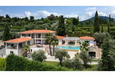 Villa For Sale in Chateauneuf Grasse, France