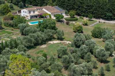 Villa For Sale in Grasse, France