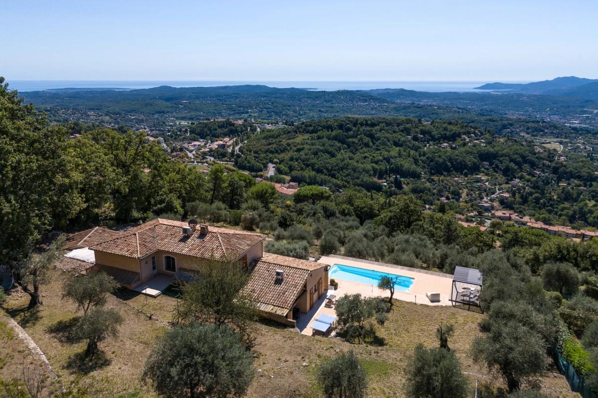 Picture of Villa For Sale in Chateauneuf Grasse, Provence-Alpes-Cote d'Azur, France