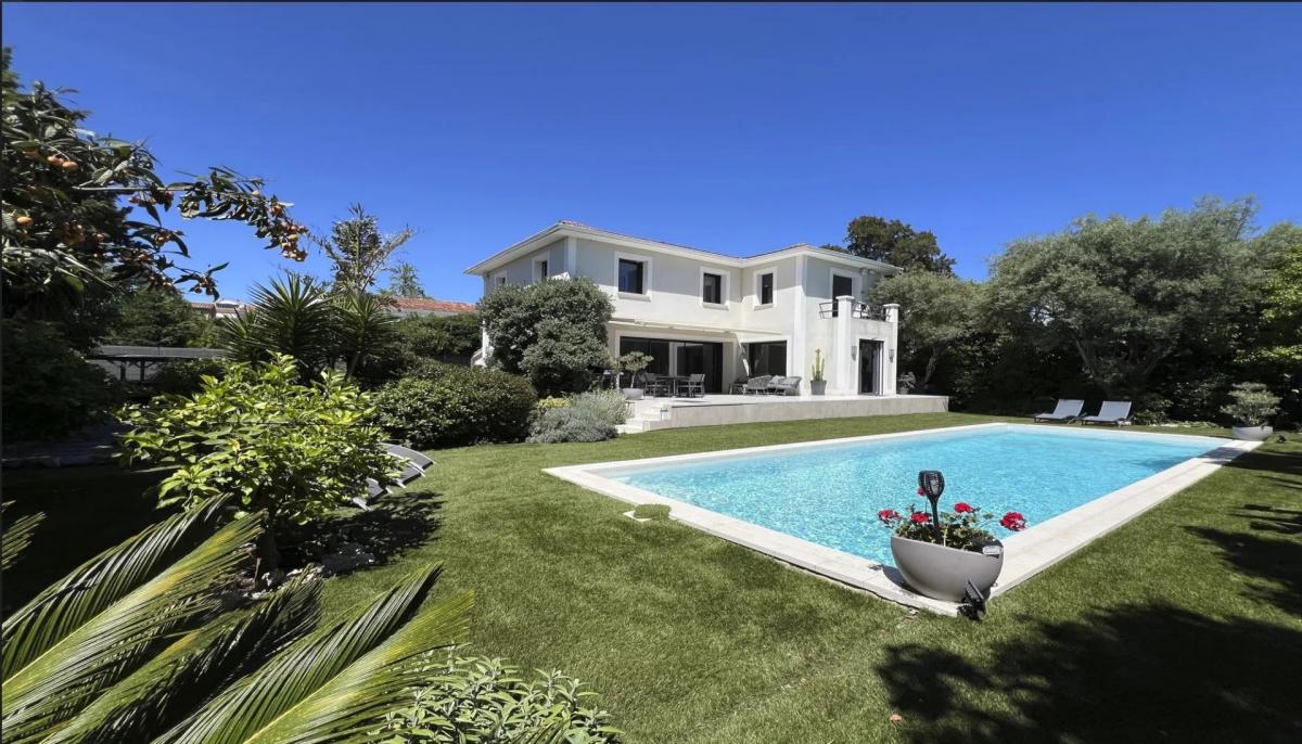 Picture of Villa For Sale in Cannes, Cote d'Azur, France