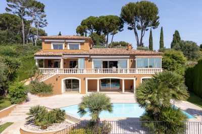 Villa For Sale in Vallauris, France