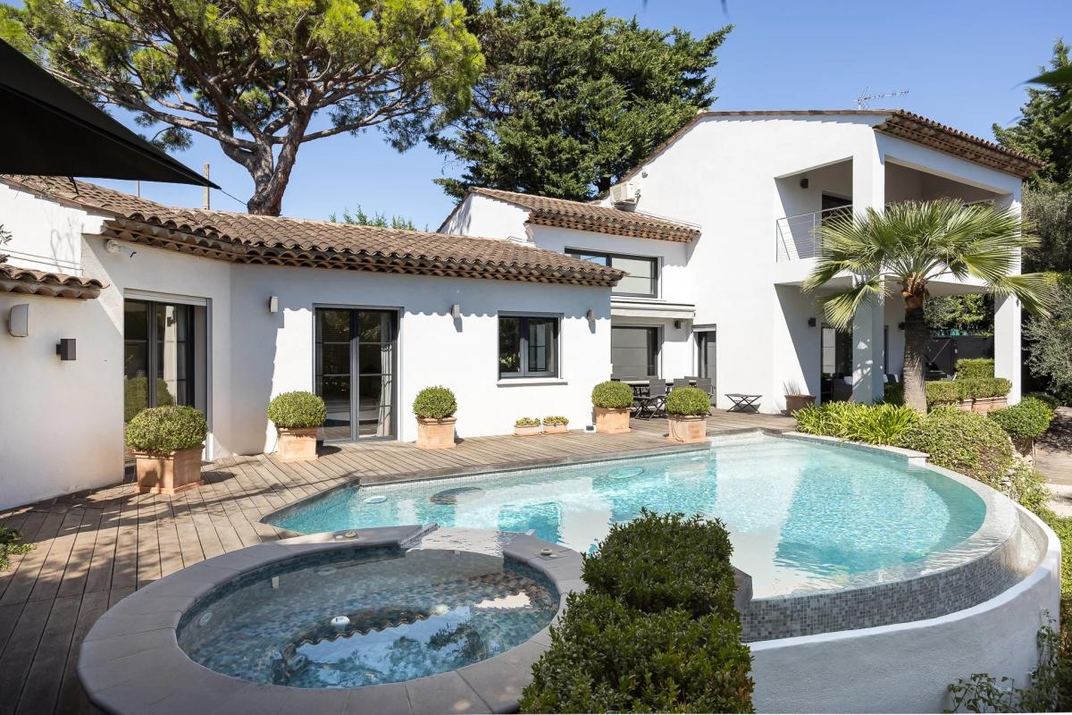 Picture of Home For Sale in Le Cannet, Cote d'Azur, France