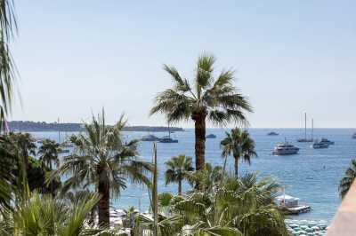 Apartment For Sale in Cannes, France