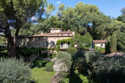 Villa For Sale in Grasse, France