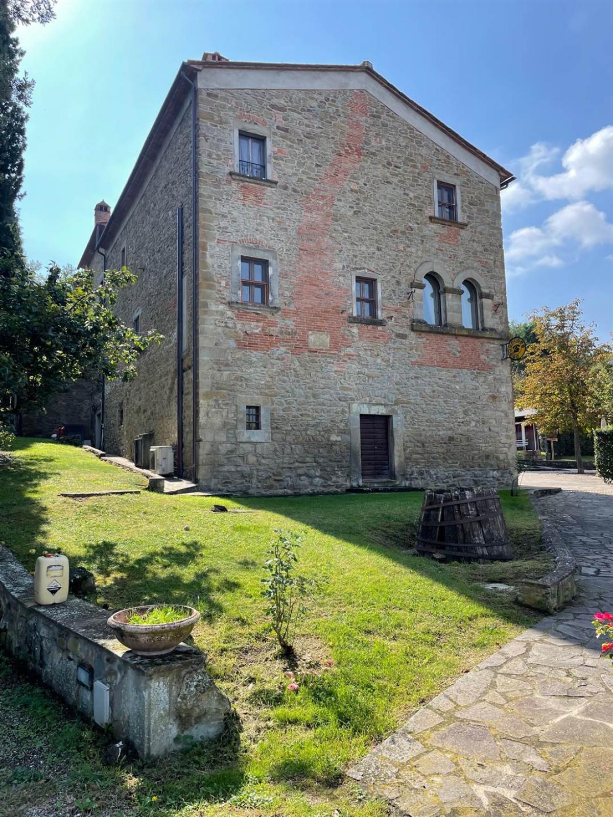 Picture of Apartment For Sale in Tuoro Sul Trasimeno, Umbria, Italy