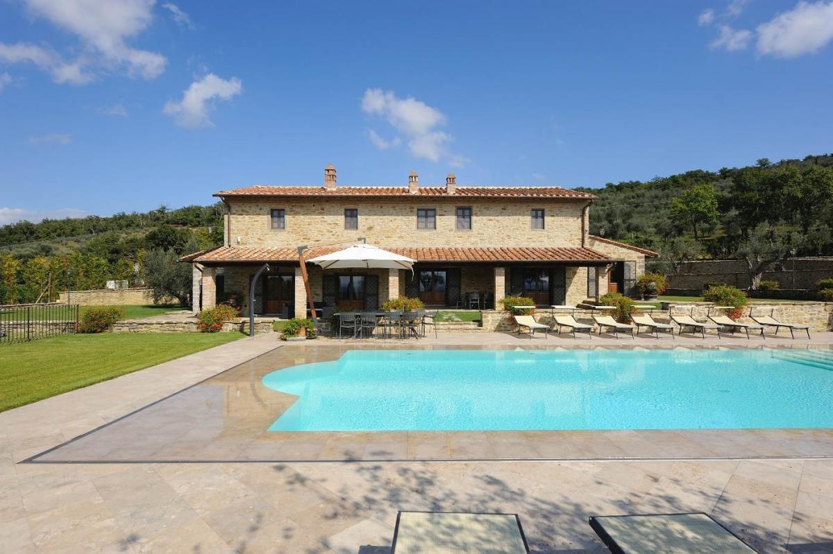 Picture of Villa For Sale in Tuoro Sul Trasimeno, Umbria, Italy