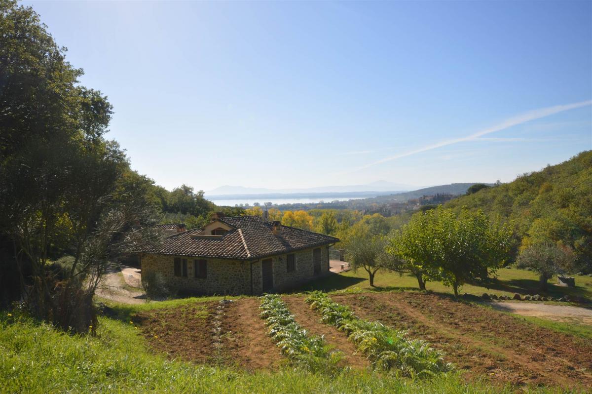 Picture of Home For Sale in Tuoro Sul Trasimeno, Umbria, Italy