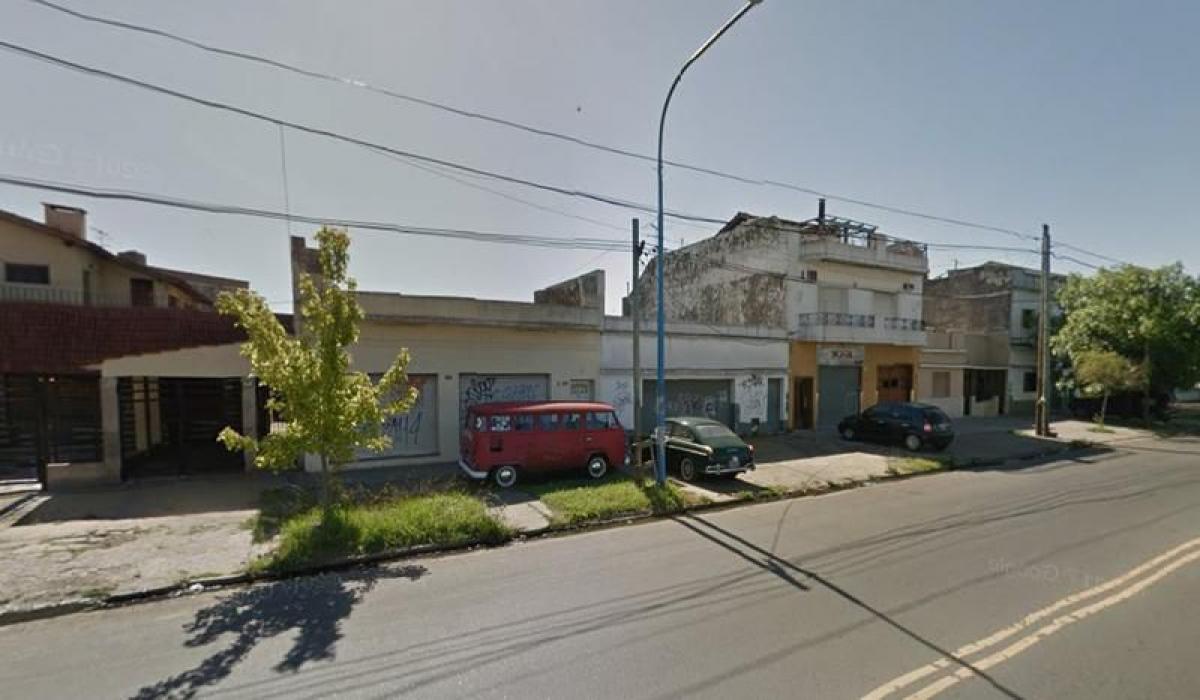 Picture of Home For Sale in Lanus, Buenos Aires, Argentina