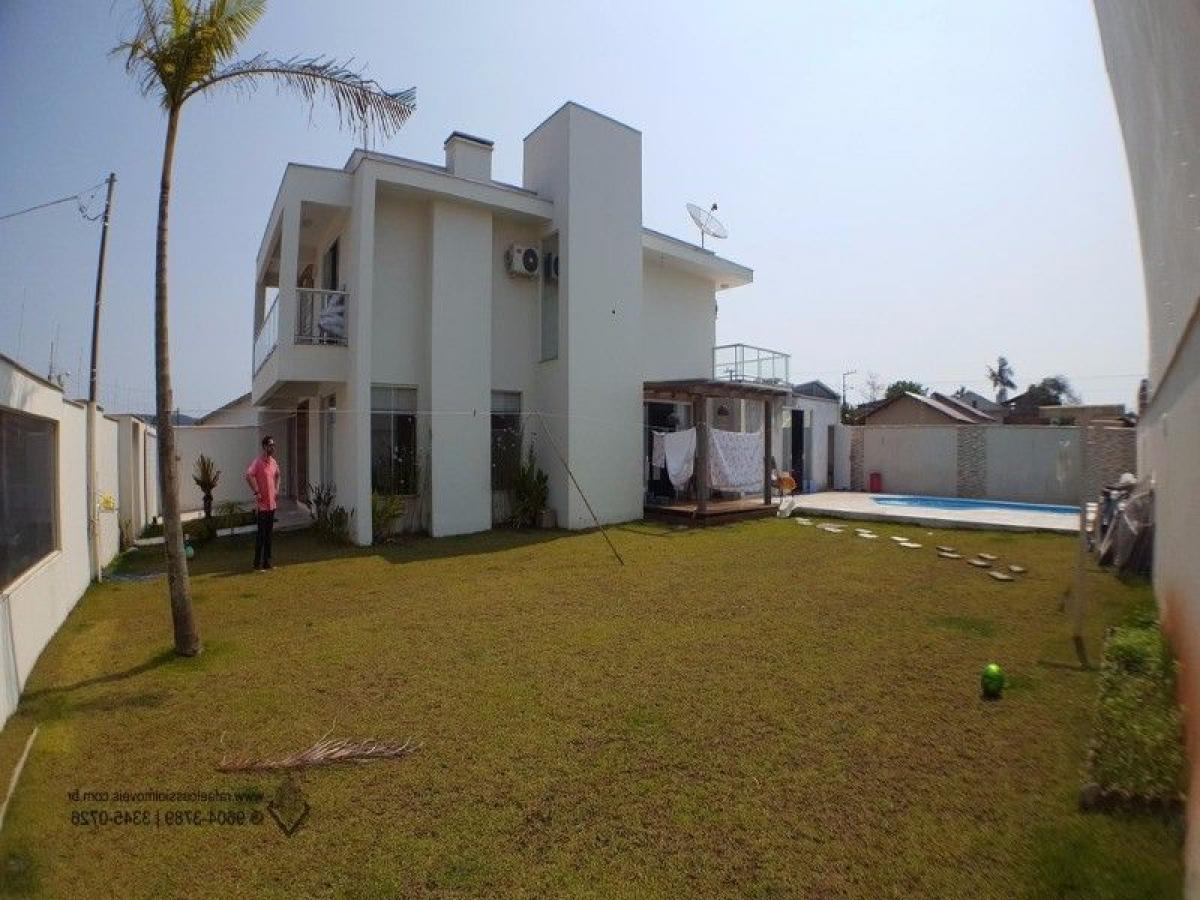 Picture of Home For Sale in Balneario Piçarras, Santa Catarina, Brazil