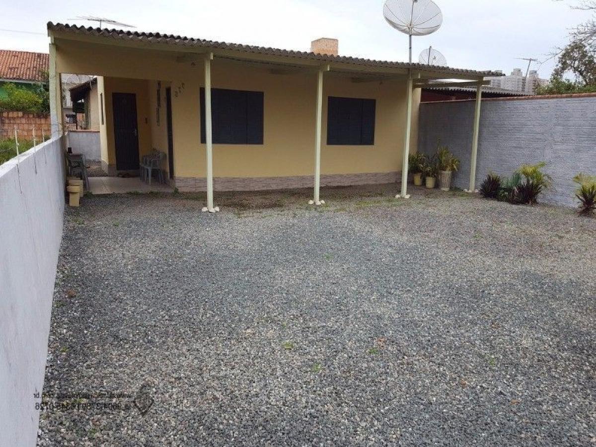 Picture of Home For Sale in Balneario Piçarras, Santa Catarina, Brazil