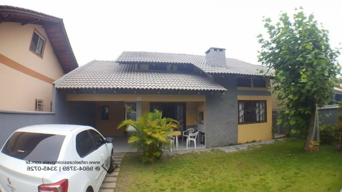 Picture of Home For Sale in Balneario Piçarras, Santa Catarina, Brazil