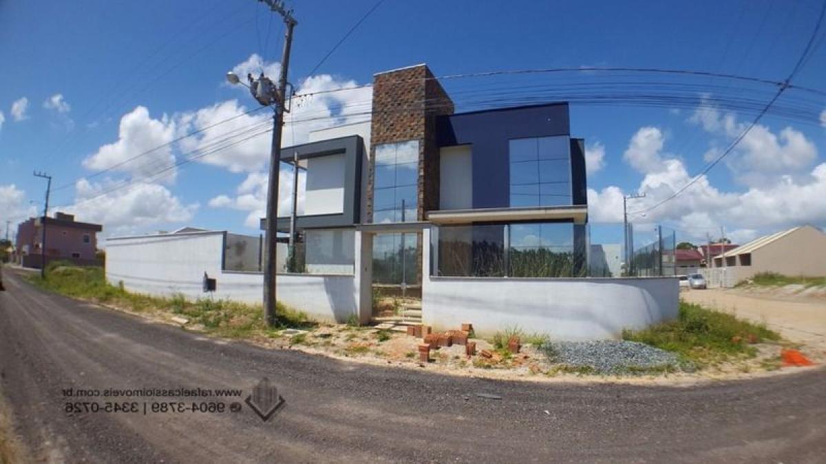 Picture of Home For Sale in Balneario Piçarras, Santa Catarina, Brazil