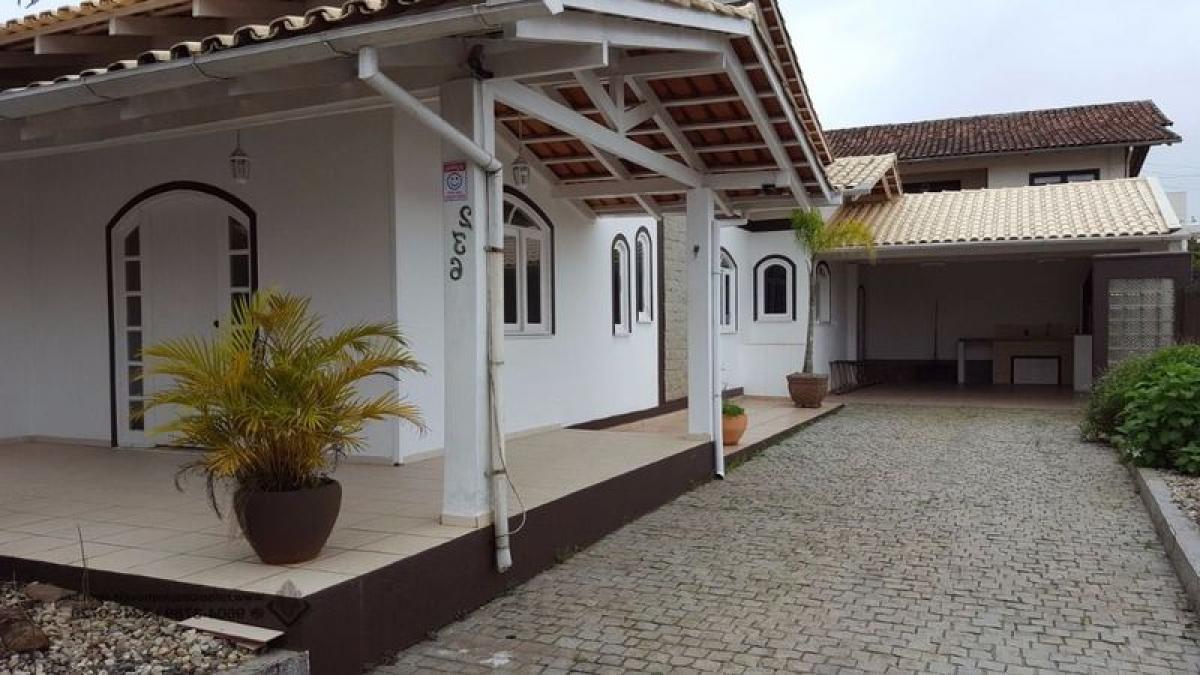 Picture of Home For Sale in Balneario Piçarras, Santa Catarina, Brazil