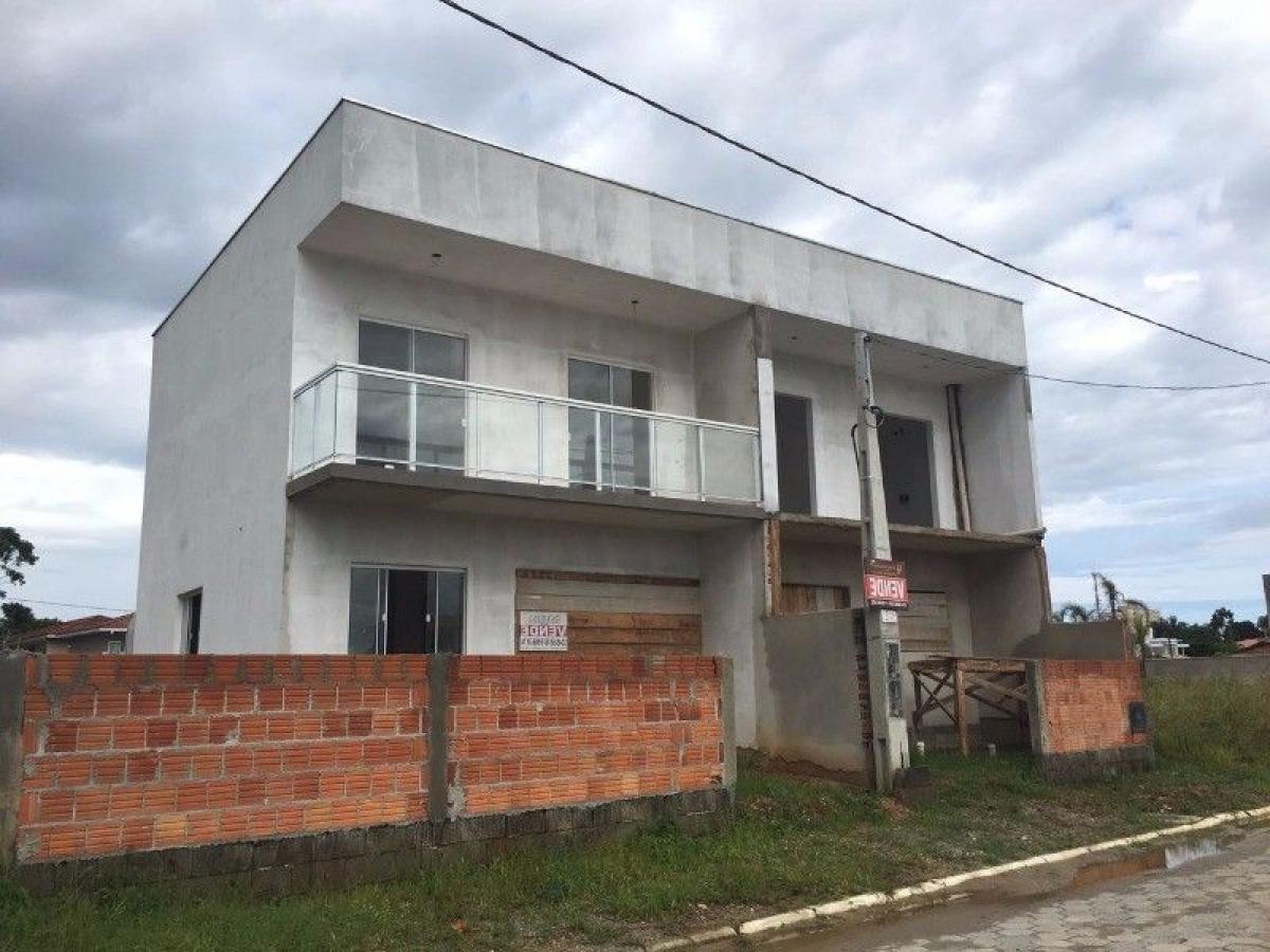 Picture of Home For Sale in Balneario Piçarras, Santa Catarina, Brazil