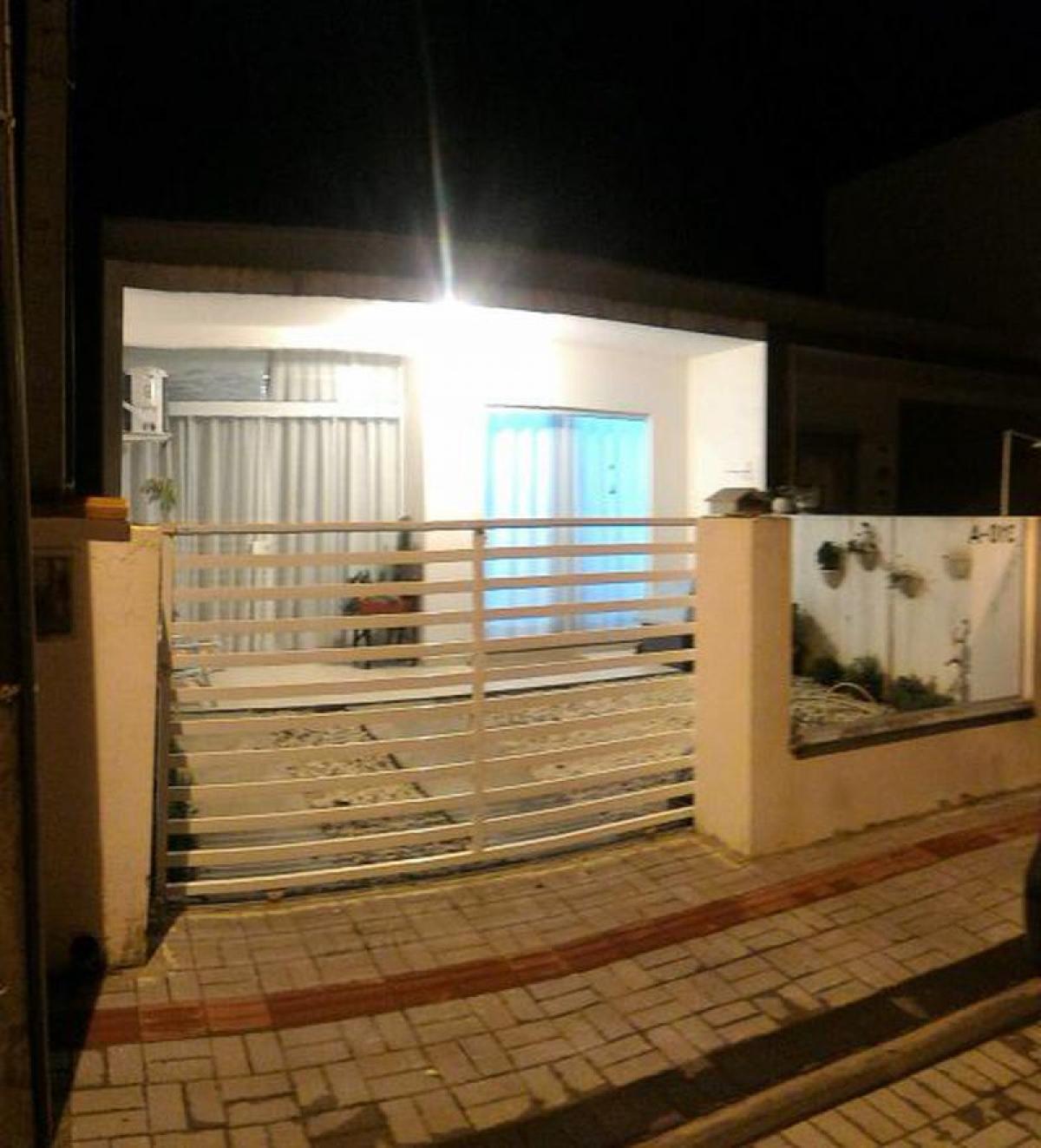 Picture of Home For Sale in Balneario Piçarras, Santa Catarina, Brazil