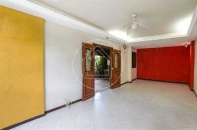 Home For Sale in Niteroi, Brazil