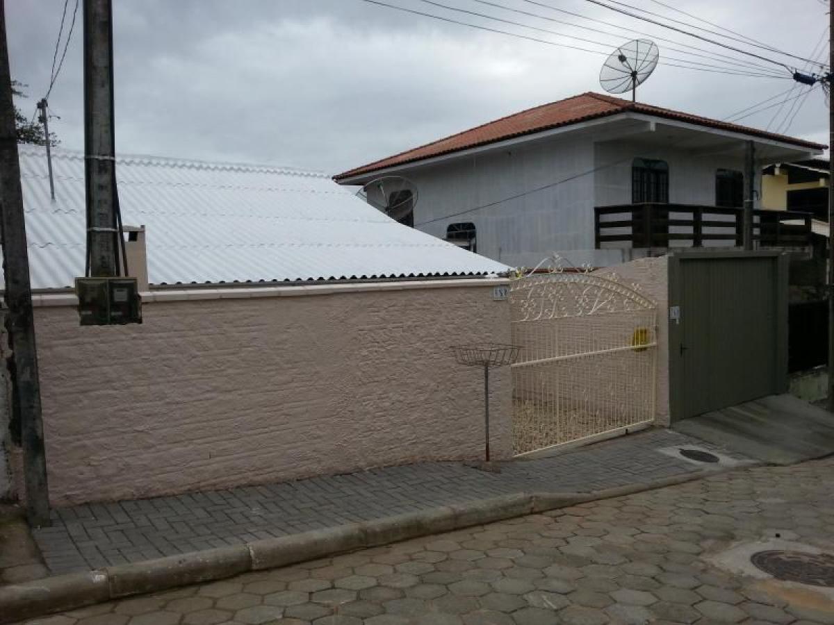 Picture of Home For Sale in Balneario Piçarras, Santa Catarina, Brazil