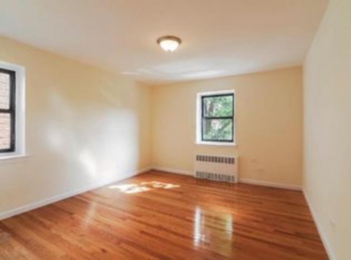 Picture of Home For Rent in Rego Park, New York, United States