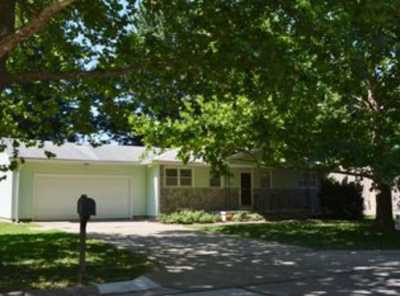 Home For Sale in Manhattan, Kansas