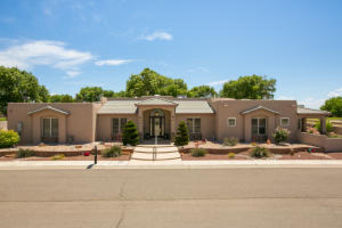 Picture of Home For Sale in Belen, New Mexico, United States