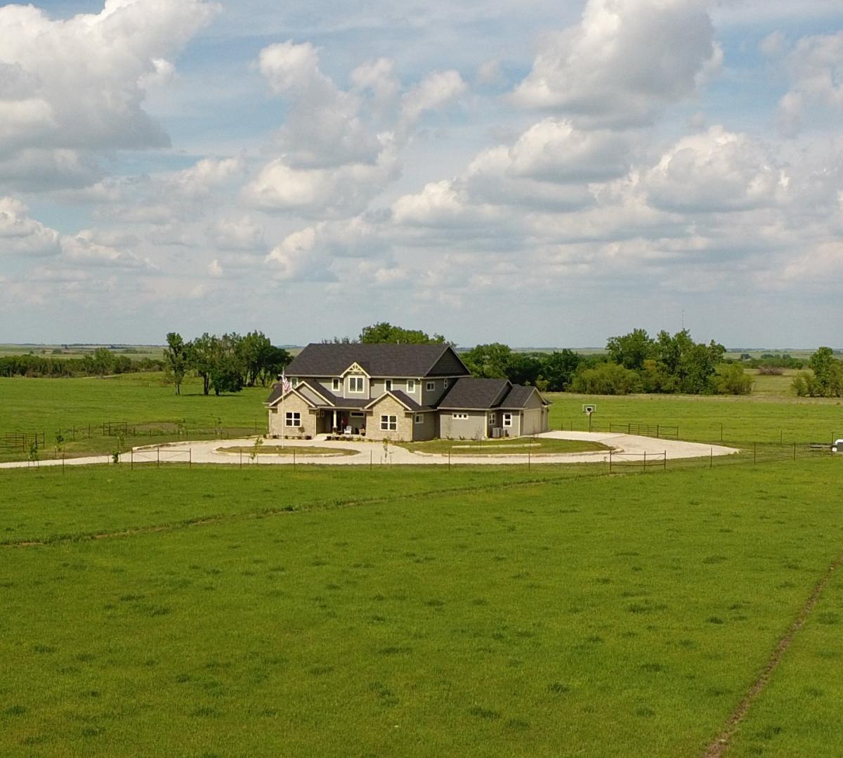 Picture of Home For Sale in Allen, Kansas, United States