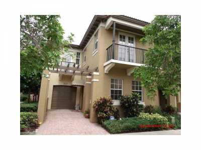 Townhome For Rent in Cooper City, Florida