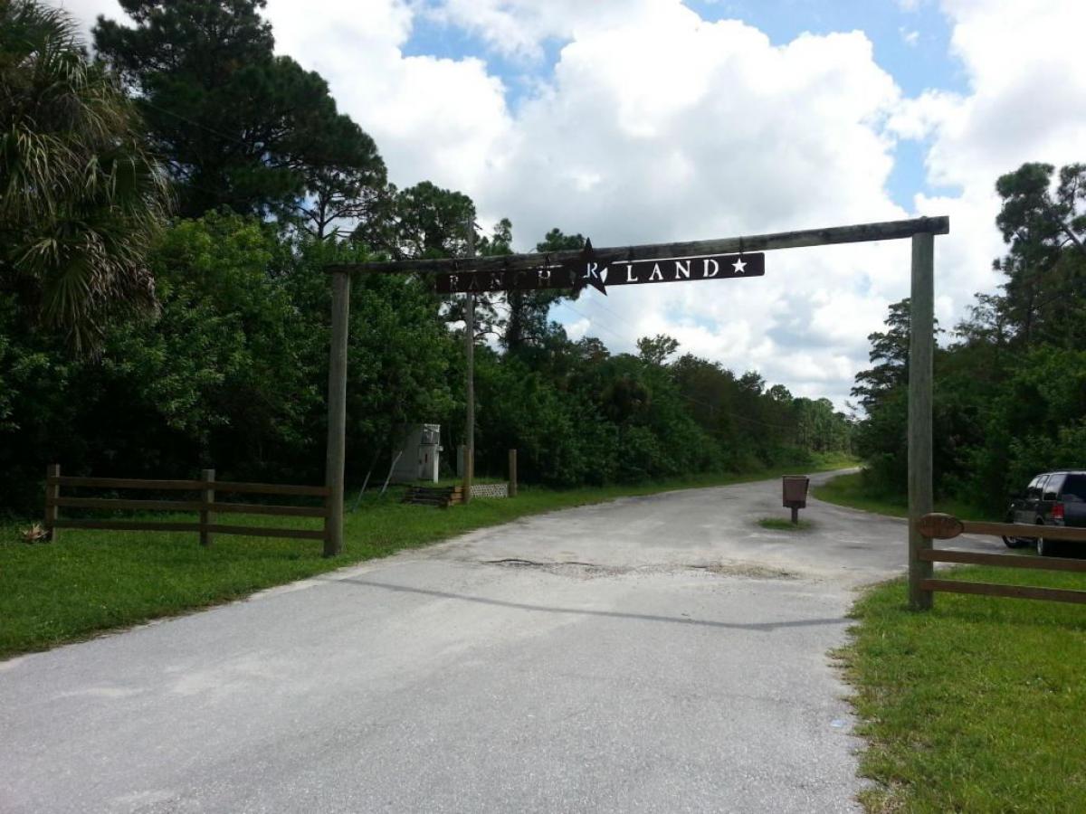 Picture of Residential Land For Sale in Hobe Sound, Florida, United States