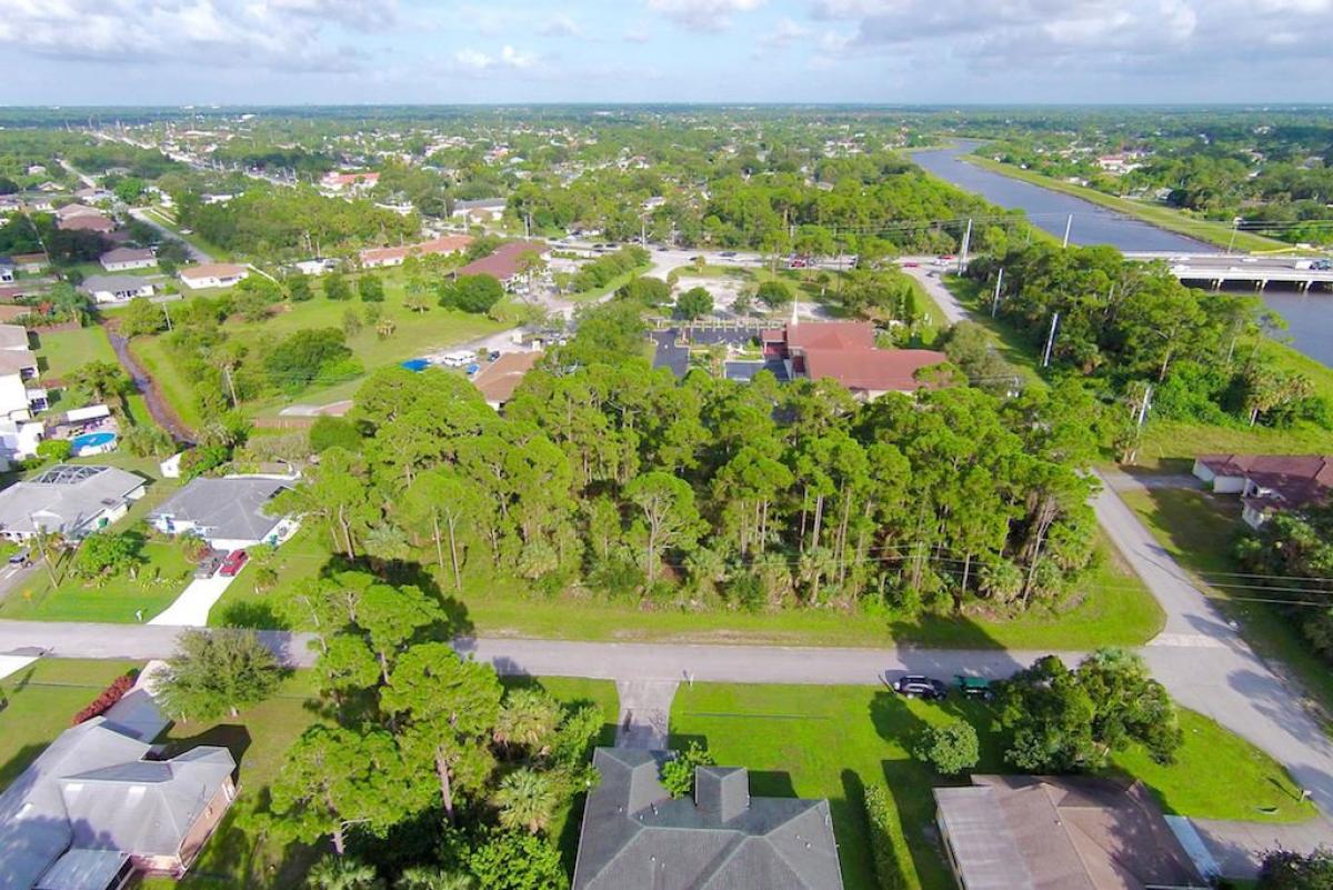 Picture of Residential Land For Sale in Port Saint Lucie, Florida, United States