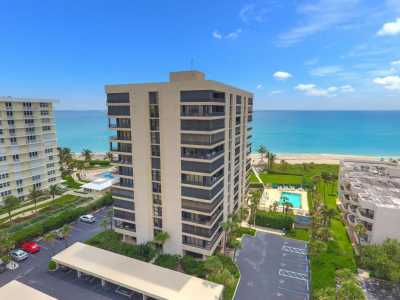 Apartment For Sale in Juno Beach, Florida