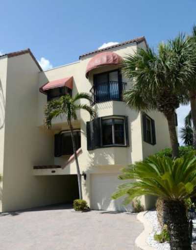 Apartment For Sale in Juno Beach, Florida