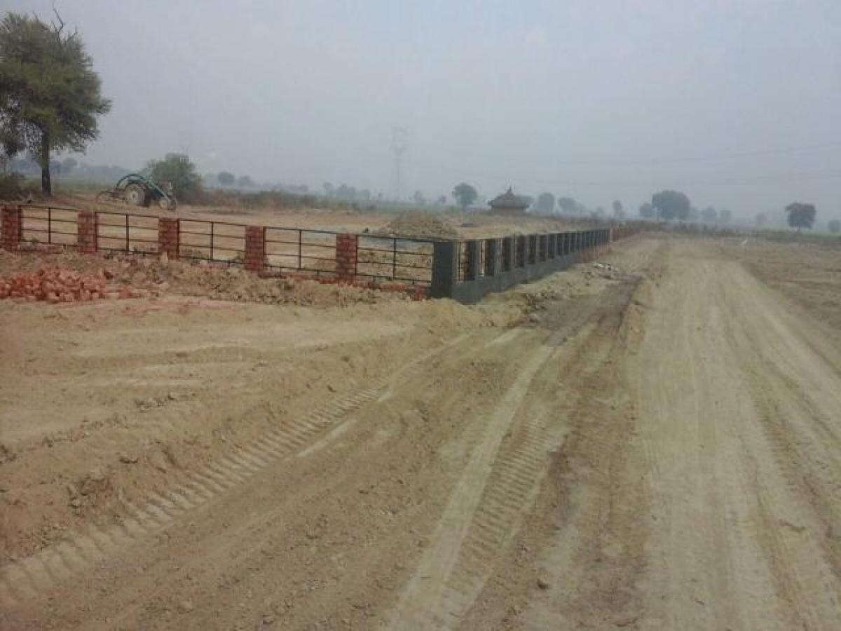 Picture of Residential Land For Sale in Mathura, Uttar Pradesh, India