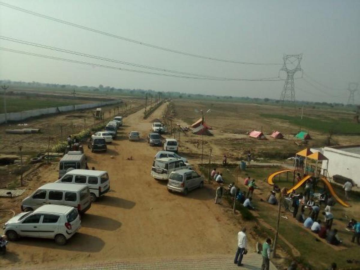 Picture of Residential Land For Sale in Mathura, Uttar Pradesh, India