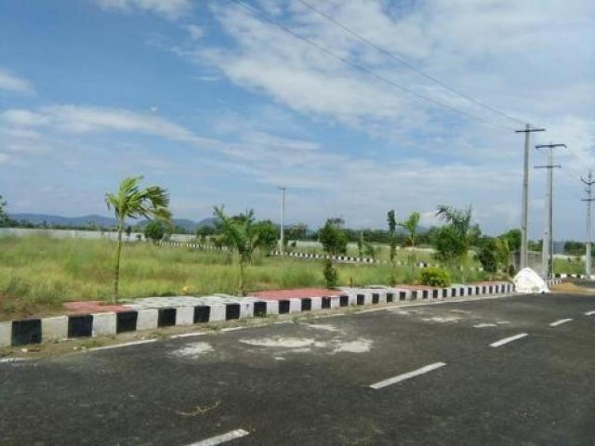 Picture of Residential Land For Sale in Visakhapatnam, Andhra Pradesh, India