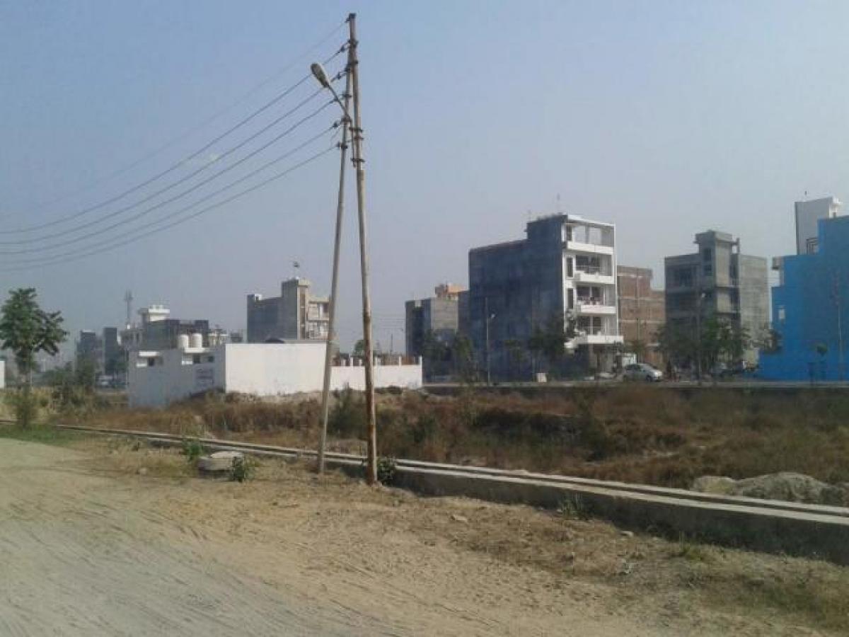 Picture of Residential Land For Sale in Noida, Uttar Pradesh, India