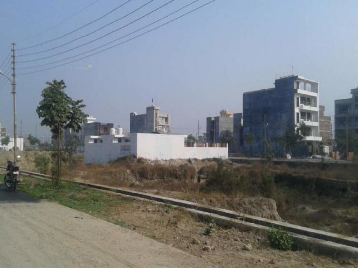 Picture of Residential Land For Sale in Noida, Uttar Pradesh, India