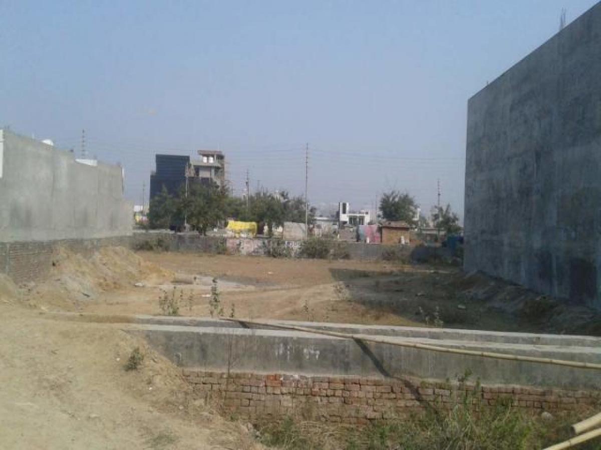 Picture of Residential Land For Sale in Noida, Uttar Pradesh, India