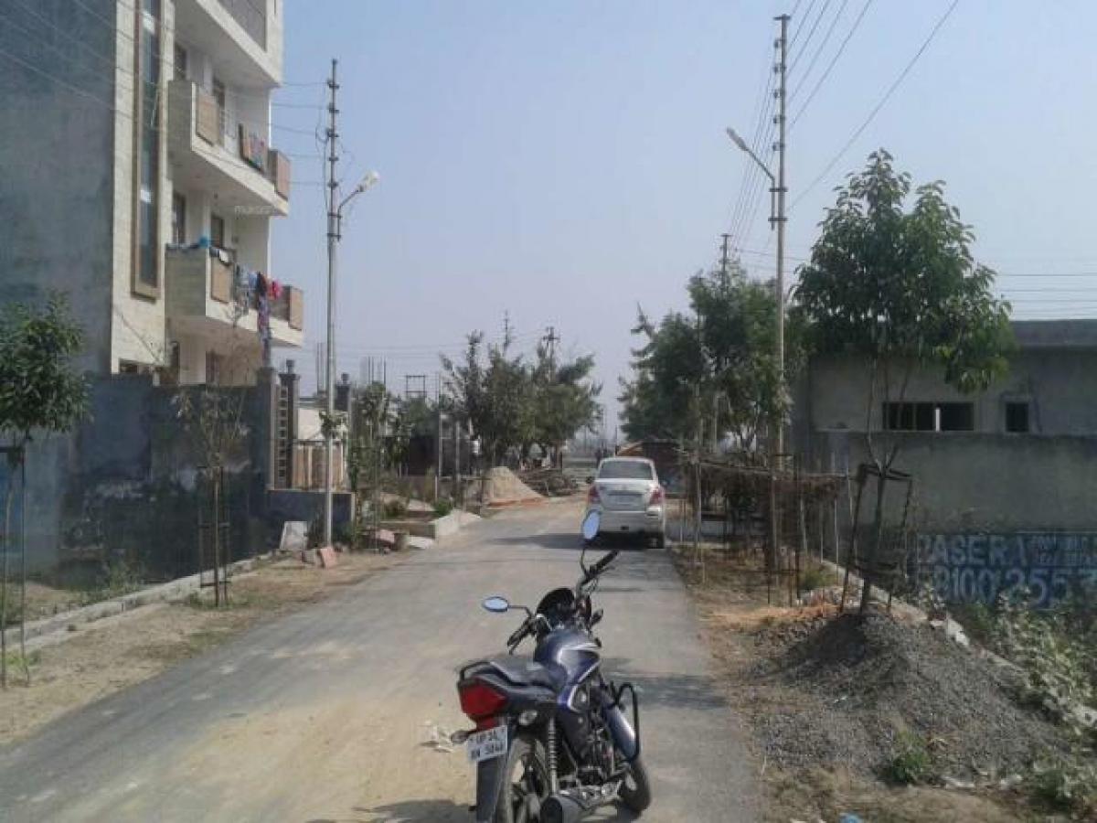 Picture of Residential Land For Sale in Noida, Uttar Pradesh, India