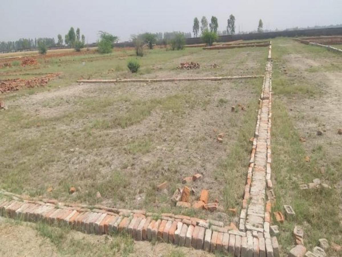 Picture of Residential Land For Sale in Noida, Uttar Pradesh, India