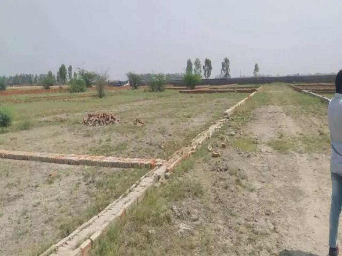 Picture of Residential Land For Sale in Noida, Uttar Pradesh, India