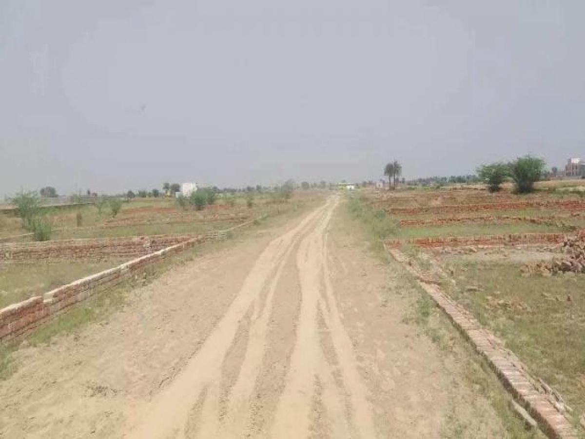 Picture of Residential Land For Sale in Noida, Uttar Pradesh, India