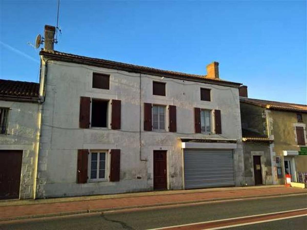 Picture of Retail For Sale in Moulismes, Poitou Charentes, France