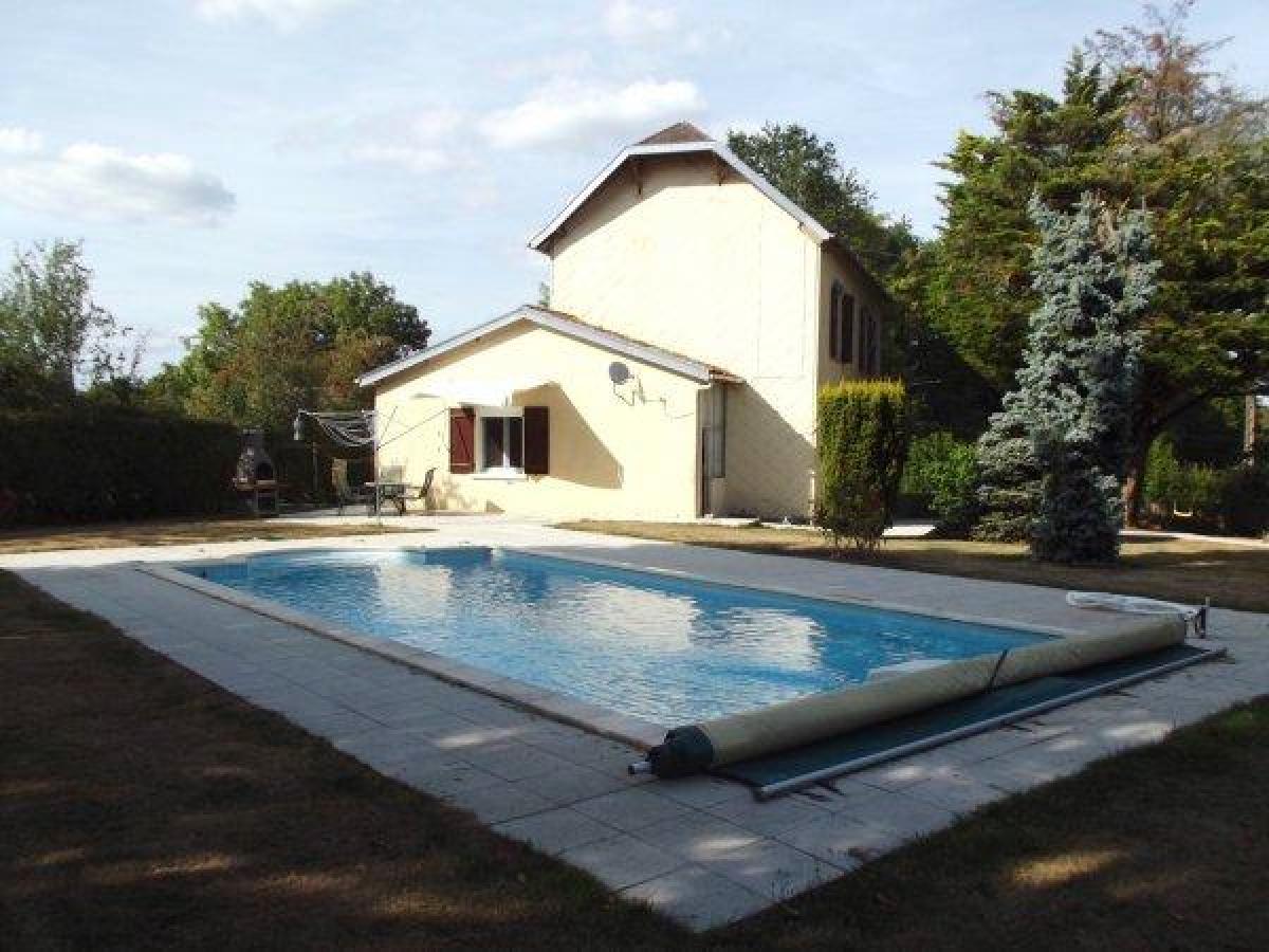 Picture of Home For Sale in Vouhe, Poitou Charentes, France