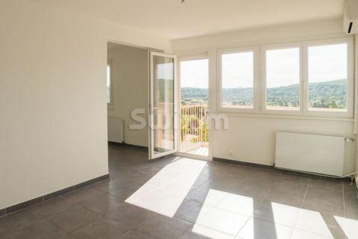 Picture of Condo For Sale in Draguignan, Provence-Alpes-Cote d'Azur, France