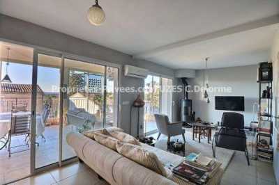 Condo For Sale in Uzes, France