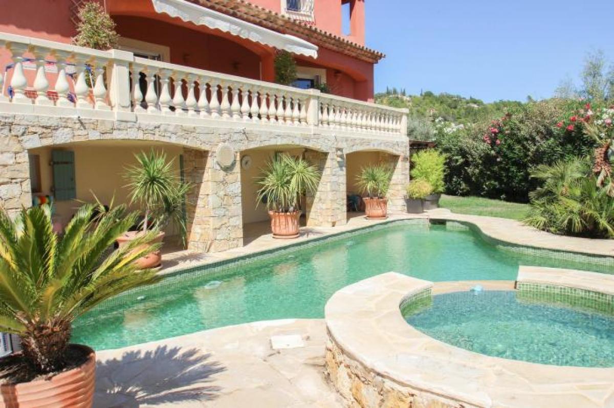 Picture of Villa For Sale in Montauroux, Cote d'Azur, France