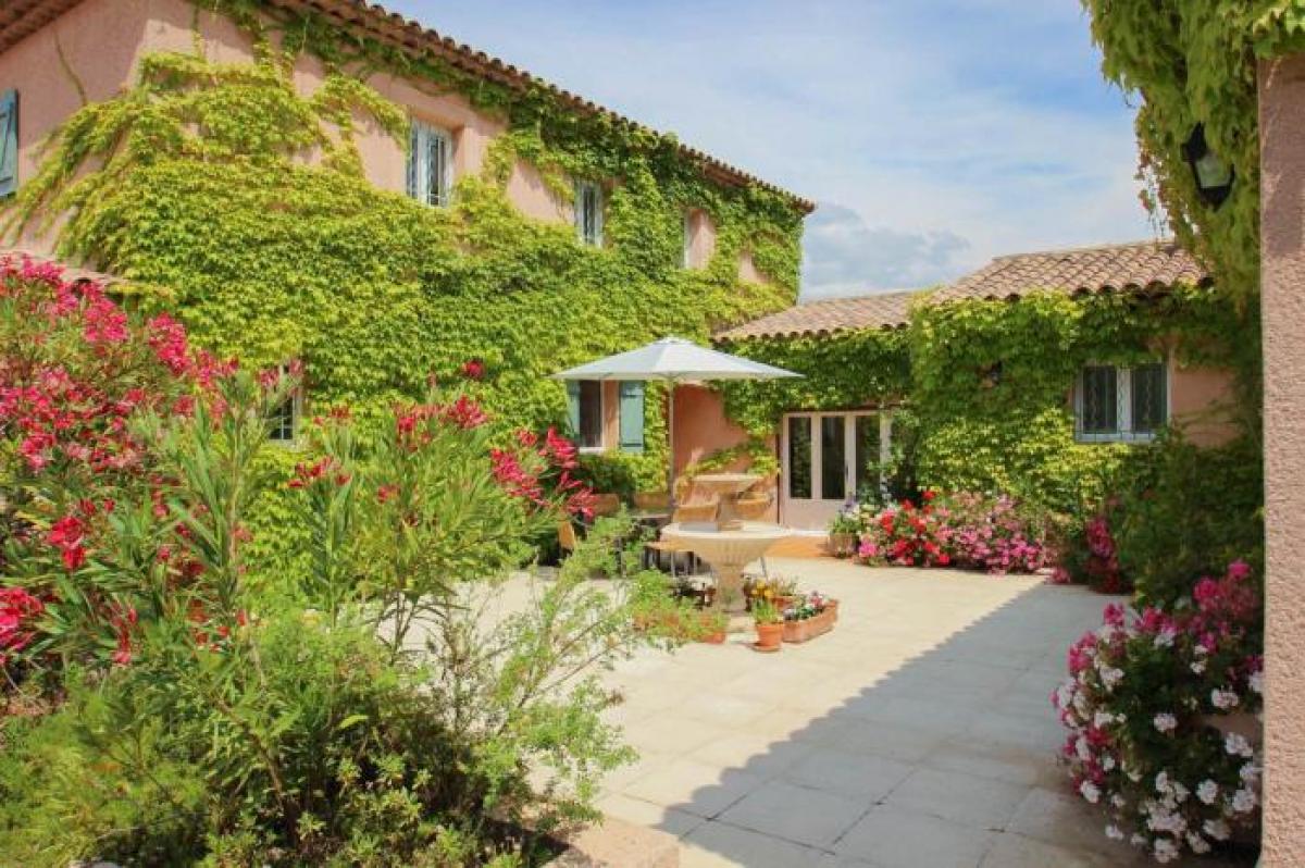 Picture of Villa For Sale in Montauroux, Cote d'Azur, France